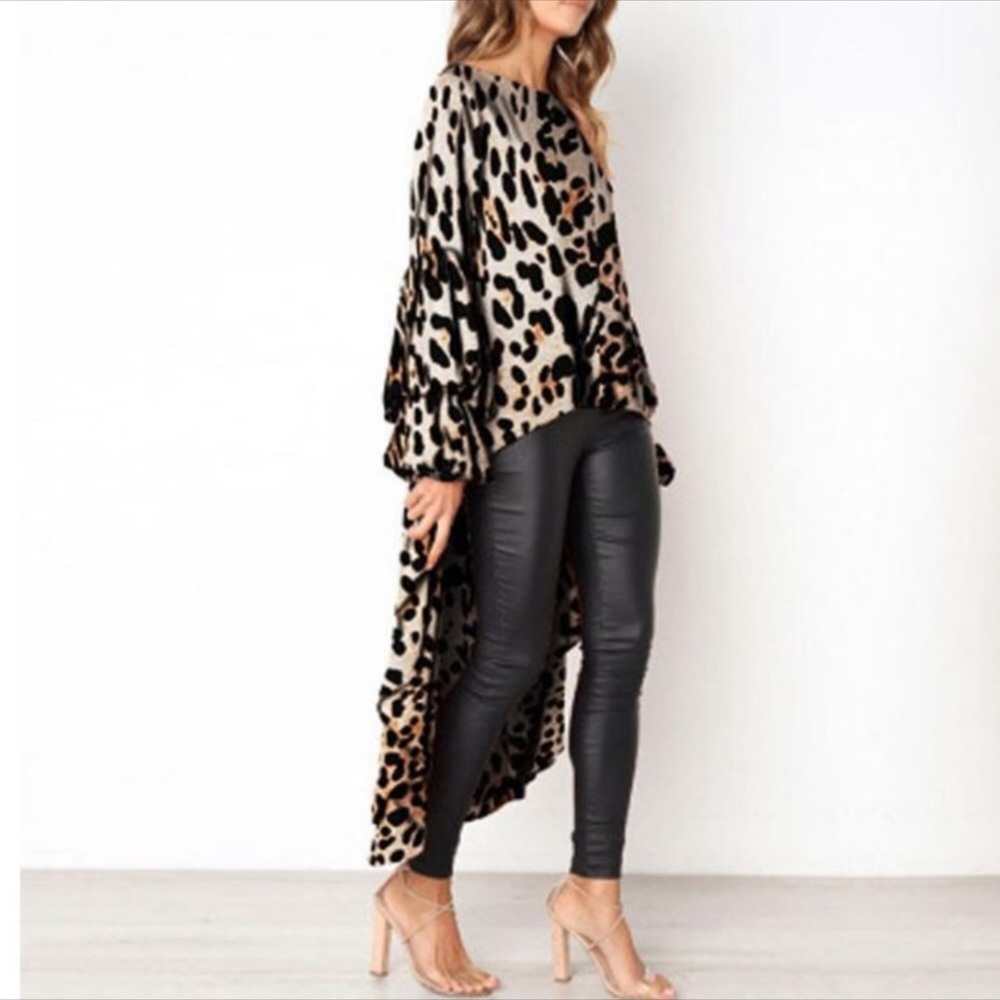 🤩😍 JUST IN🤩🤩 Brown Leopard Dip Hem Blouse.